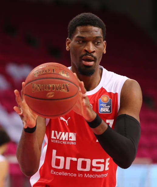 他更大概率 他更大概率