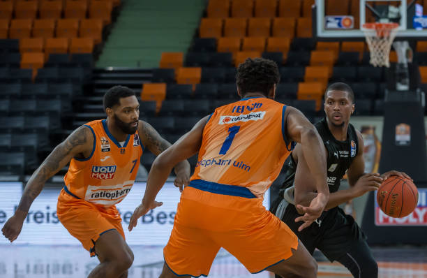 上引发了激 上引发了激